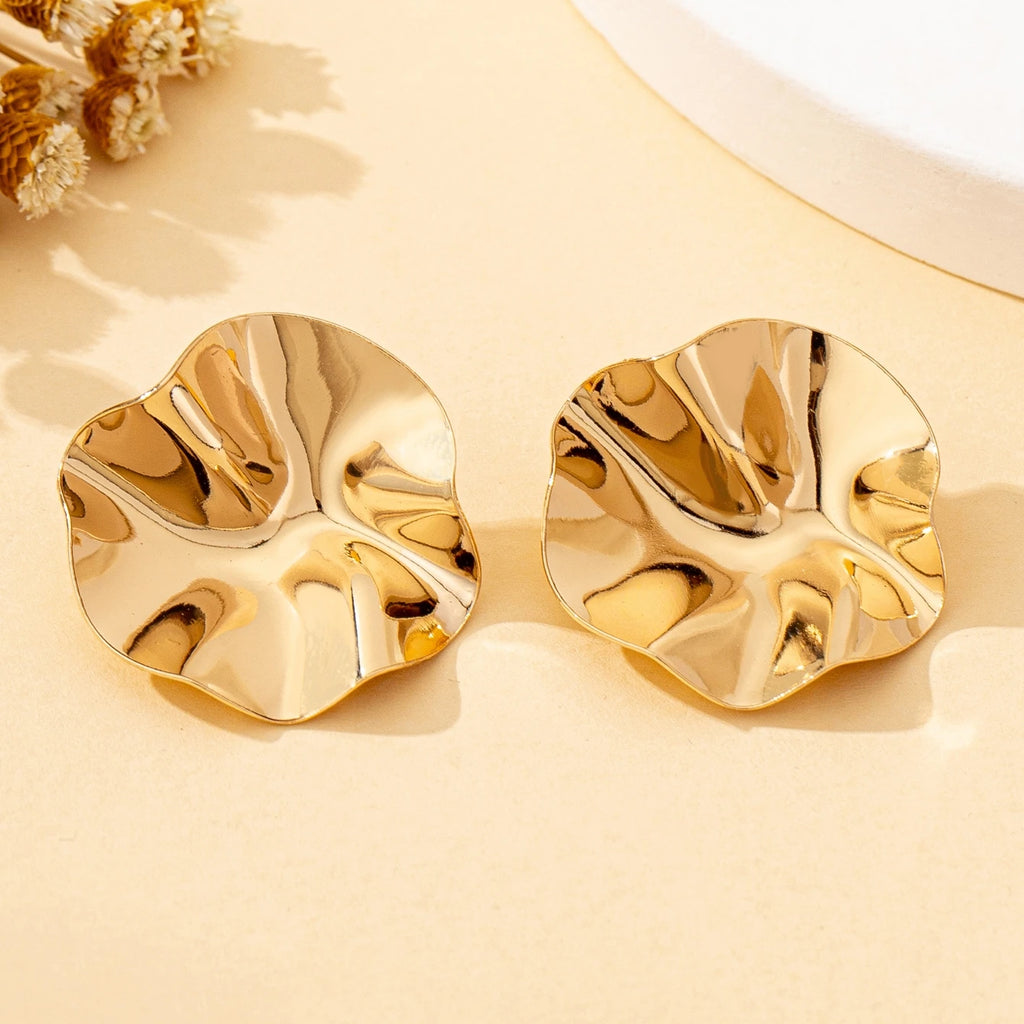Minimal Ripple Stud Earrings